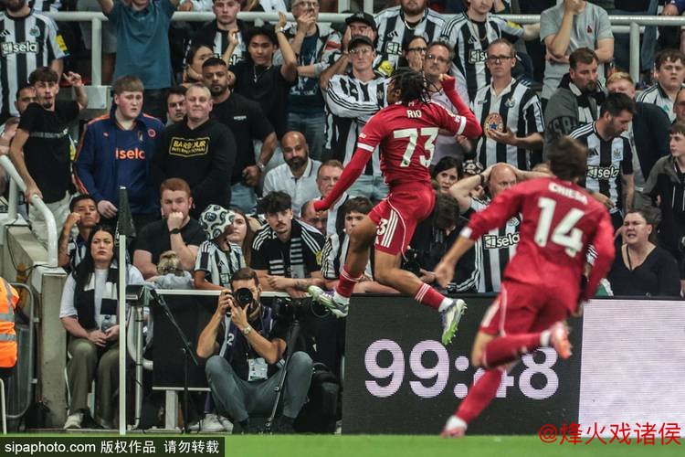 联手做掉主帅？利物浦3核心失误送3球 队长排球动作送点+头牌散步