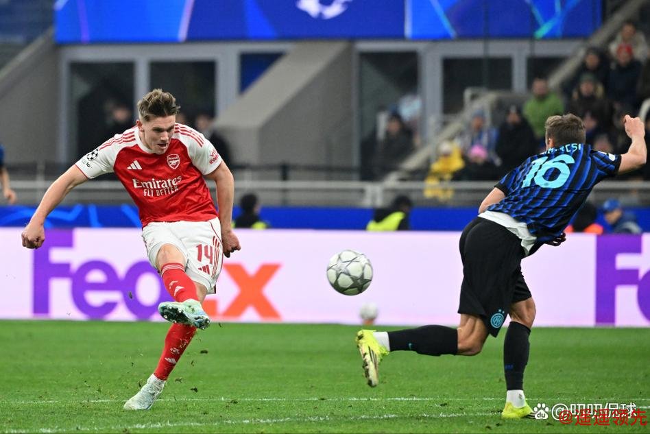 真稳了！枪手大轮换续写奇迹，欧冠之夜后英超争冠格局明朗